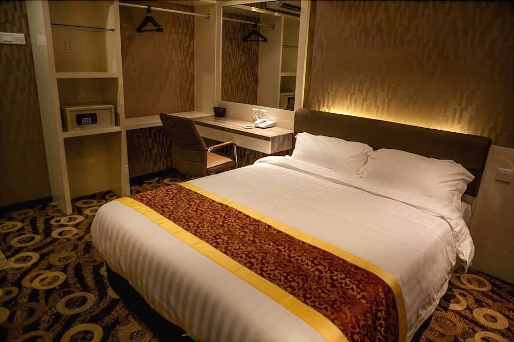 Golden Valley Hotel 2*