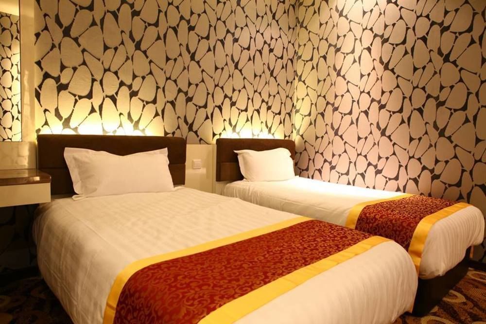 Golden Valley Hotel